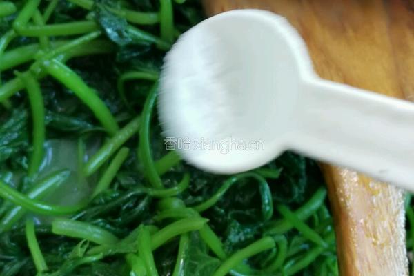 蒜蓉炒红薯叶的做法图解5