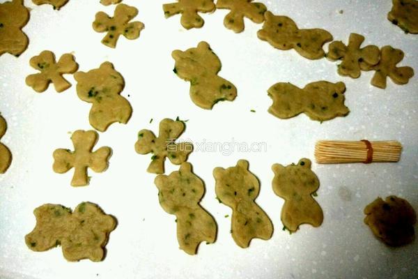 小熊葱香苏打饼干的做法图解6