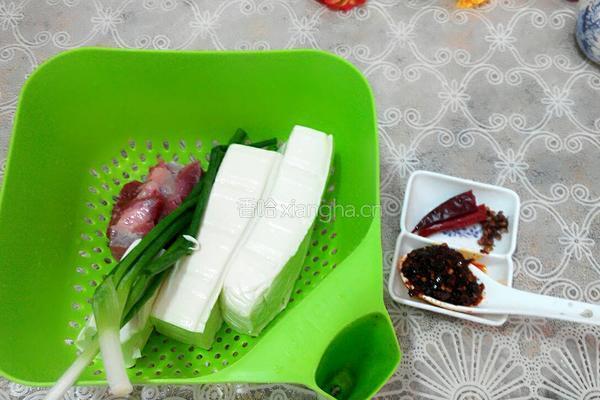 肉末豆腐的做法图解1
