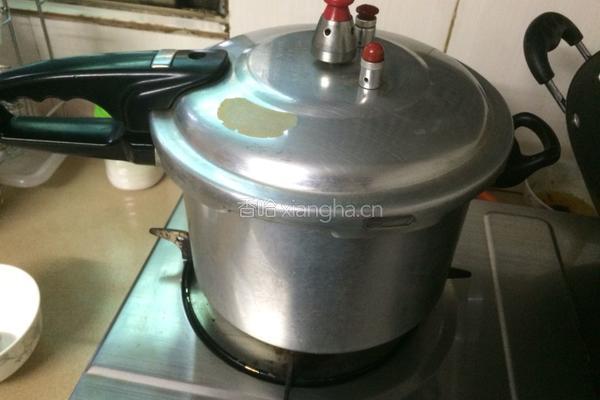 黄豆炖猪蹄的做法图解12