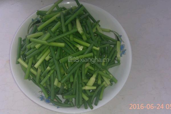 肉炒蒜台的做法图解1