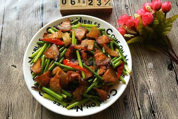 蒜苔炒腊肉的做法图解11