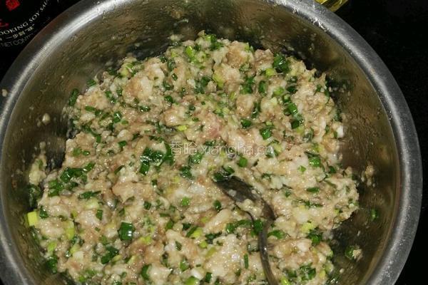 香菇肉饺的做法图解1
