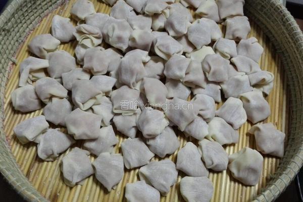 鸽子汤馄饨的做法图解4