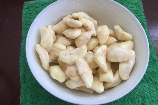 菱角排骨粥的做法图解3