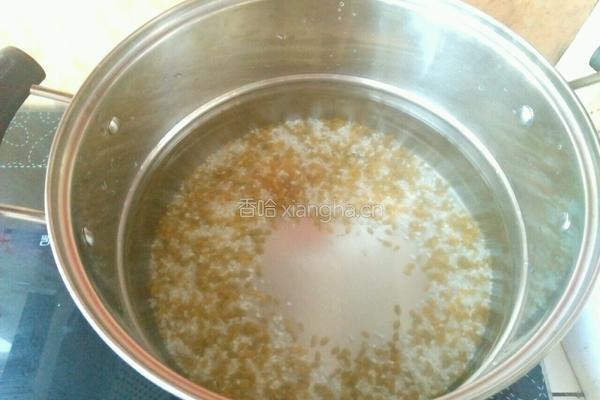 大米小麦粥的做法图解3