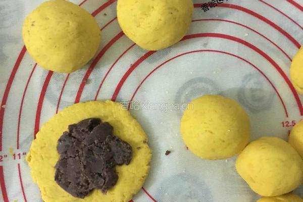 芝香豆沙馅南瓜饼的做法图解6
