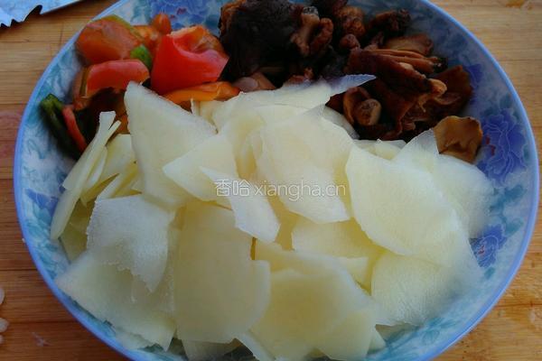 素炒松蘑土豆片的做法图解6