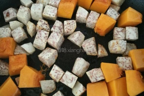 椰香南瓜芋头煲的做法图解6