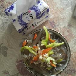 青椒调红薯粉皮的做法[图]
