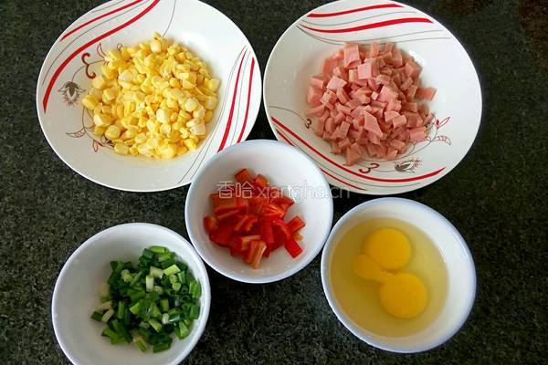 玉米火腿粒炒饭的做法图解2