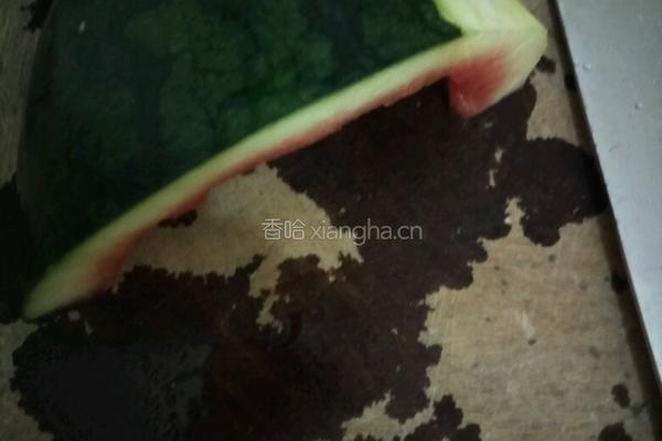 西瓜皮炒猪肝的做法图解1