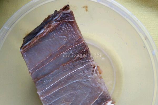 香煎海咸鱼的做法图解1