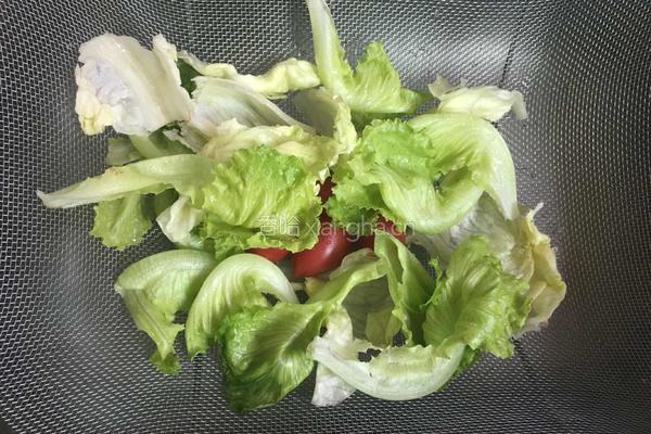 藜麦蔬菜沙拉的做法图解3