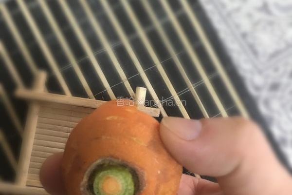胡萝卜花的做法图解1