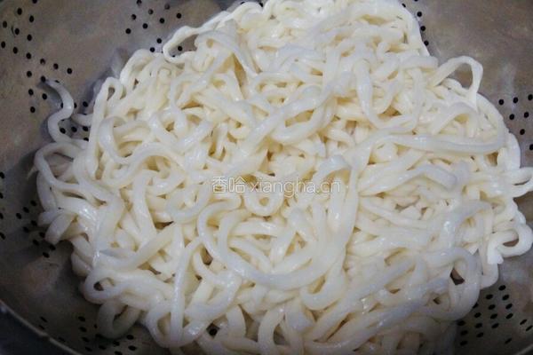 蔬菜炒面的做法图解1