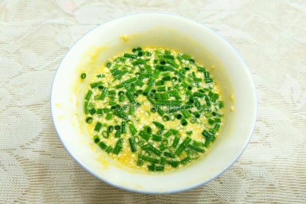 芝麻葱香鸡蛋饼的做法图解3