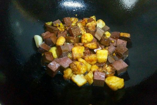 鸭血烧油豆腐的做法图解8