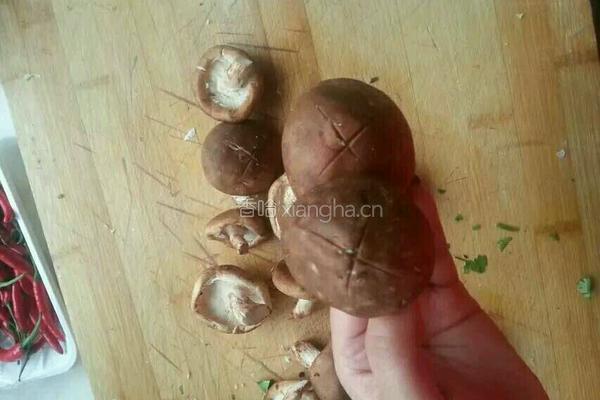 健康版香菇油菜的做法图解1