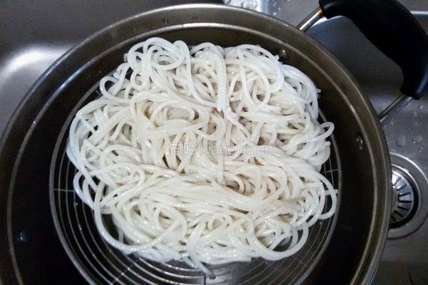 西红柿鸡蛋拌面的做法图解9