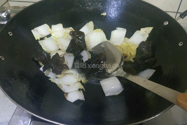 黑木茸炒娃娃菜的做法图解5