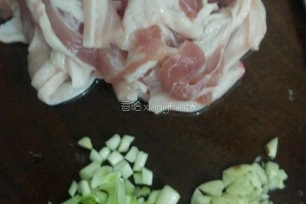土豆炖茄子的做法图解1