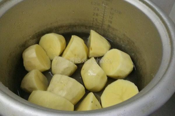 土豆包子的做法图解1