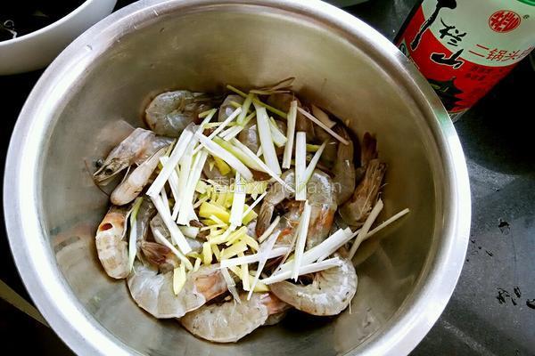 蒜蓉番茄虾的做法图解3