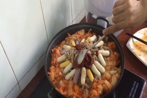 金针肥牛泡菜锅的做法图解7