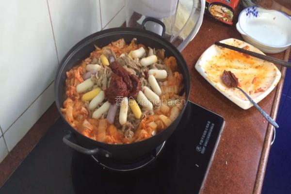 金针肥牛泡菜锅的做法图解8