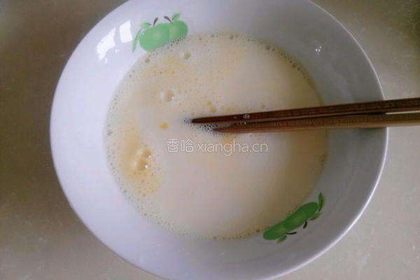 格格牌牛奶鸡蛋羹的做法图解2