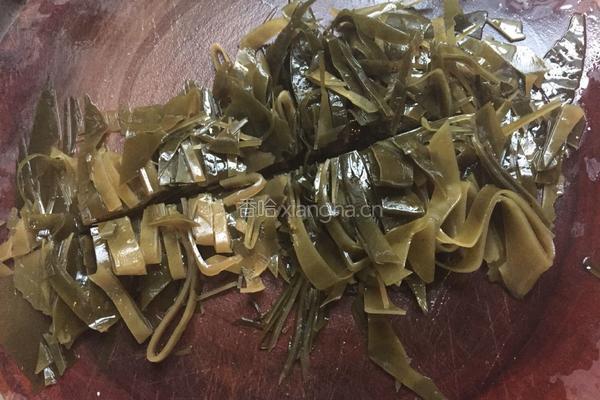 山黄皮煲绿豆海带汤的做法图解5