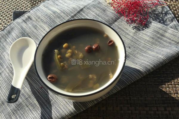 山黄皮煲绿豆海带汤的做法图解8