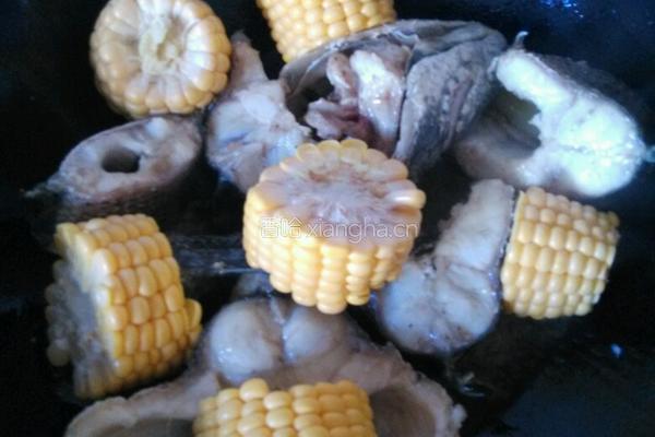黑鱼玉米豆腐汤的做法图解5