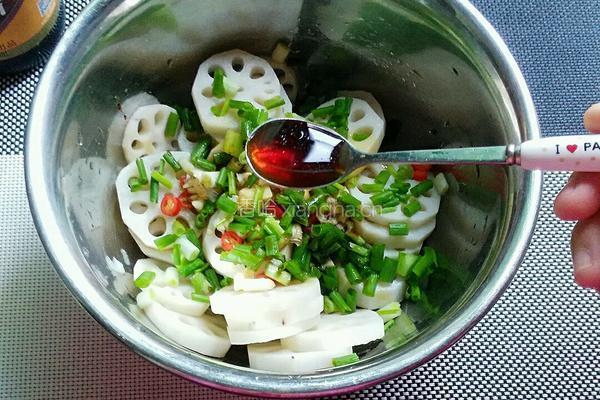 凉拌藕片的做法图解7