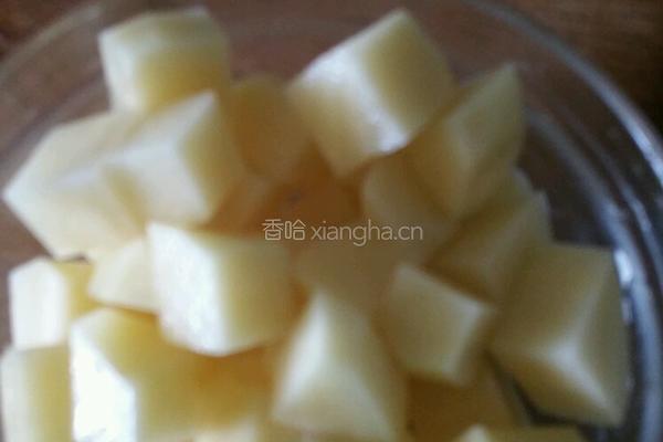 土豆炖茄子的做法图解1