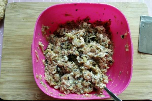 茄子肉饼的做法图解3