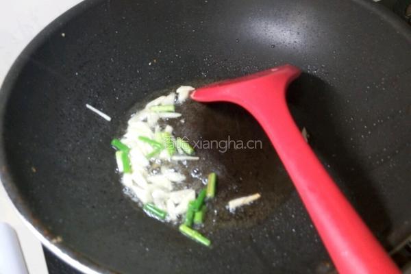 鸡蛋搭配紫豆角的做法图解9