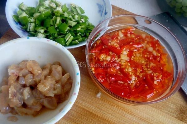 青豆鸡丁的做法图解2