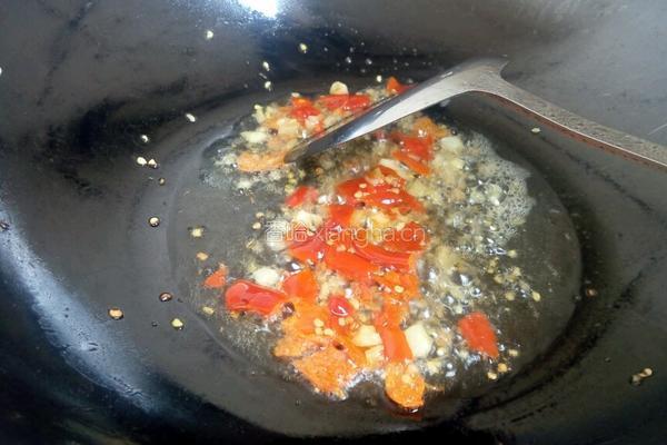青豆鸡丁的做法图解4
