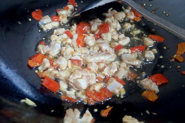 青豆鸡丁的做法图解5