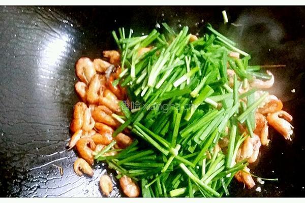 河虾炒韭菜的做法图解7
