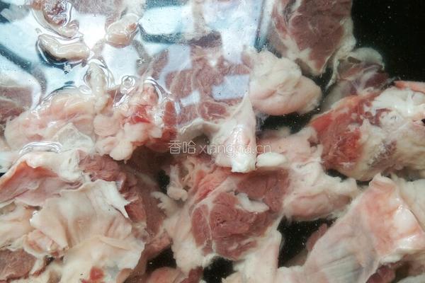 胡萝卜腐竹煲牛腩的做法图解2