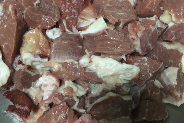 土豆牛肉的做法图解1