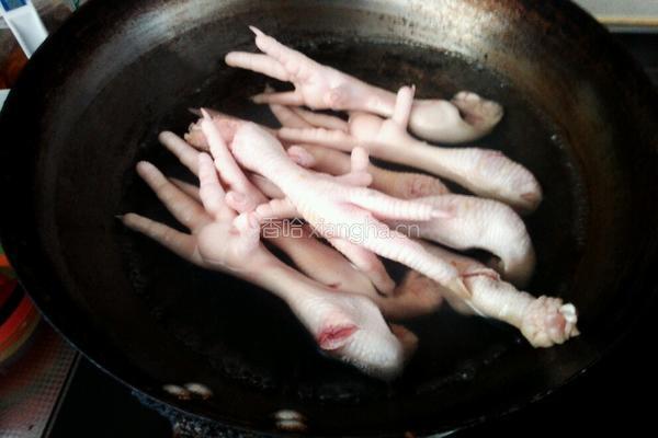 卤鸡爪的做法图解1
