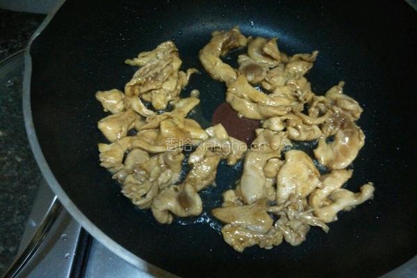 彩椒炒鸡肉的做法图解3
