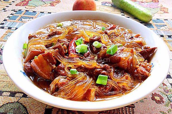 五花肉炖粉条的做法图解11