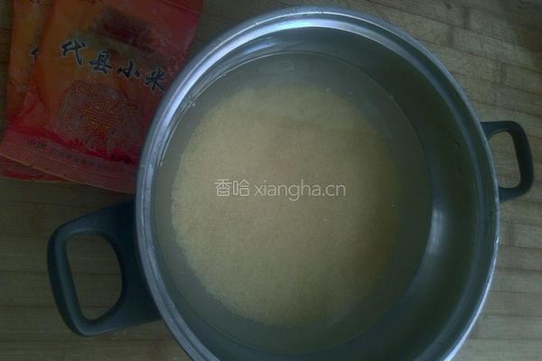 大枣小米粥的做法图解1