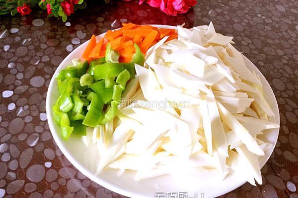 茭白辣炒肉丝的做法图解4