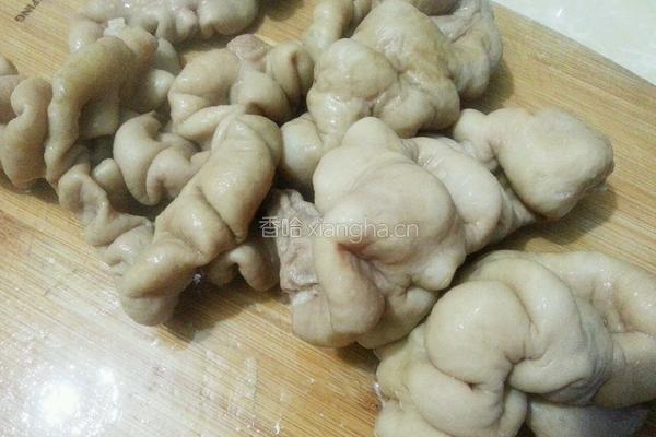 雪菜炒猪大肠的做法图解4
